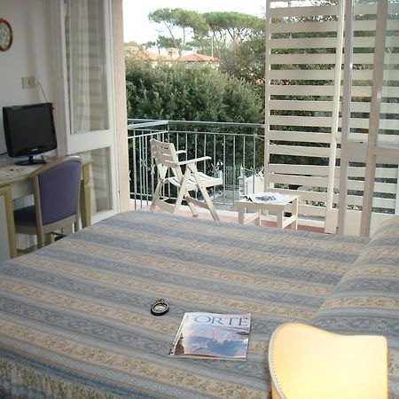 Hotel Villa Rona Forte dei Marmi Luaran gambar